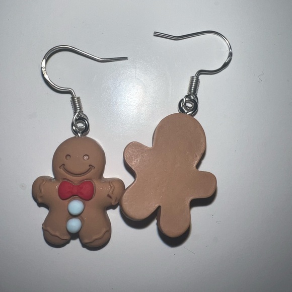 $3 GINGERBREAD CHRISTMAS EARRINGS. NEW. STERLING SILVER HOOKS. $3 IF BUNDLED - Picture 4 of 16